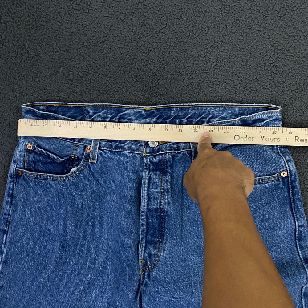 Vintage Y2K Levis 501 Jeans FITS 34x32 Blue Button Fly Classic Denim Red Tab - Picture 7 of 12